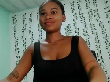 akemy saunderz
