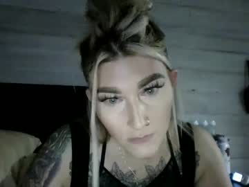 bombshellbaddie
