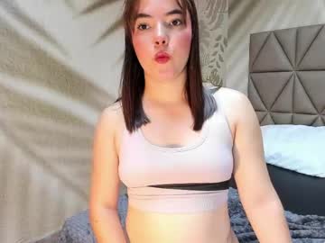 chloe bloom 