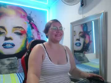 chloe peach19