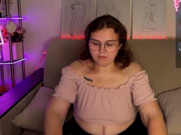 janie curvyy