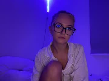 kitty03xo