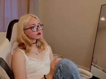 mollyy snow