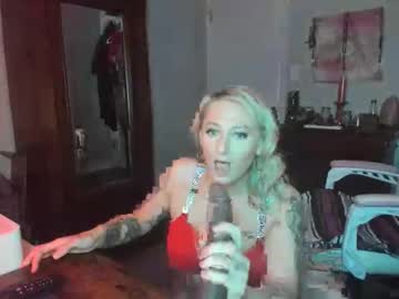 queenbish90 queenbish90