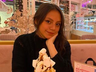 emiliethorne3x