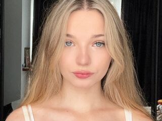 cleliagoel cleliagoel