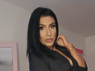bellajonesy