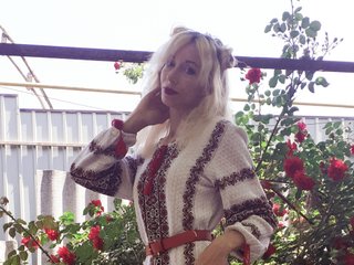 emma blonde