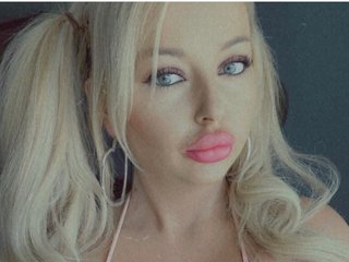 hotblondelilly 